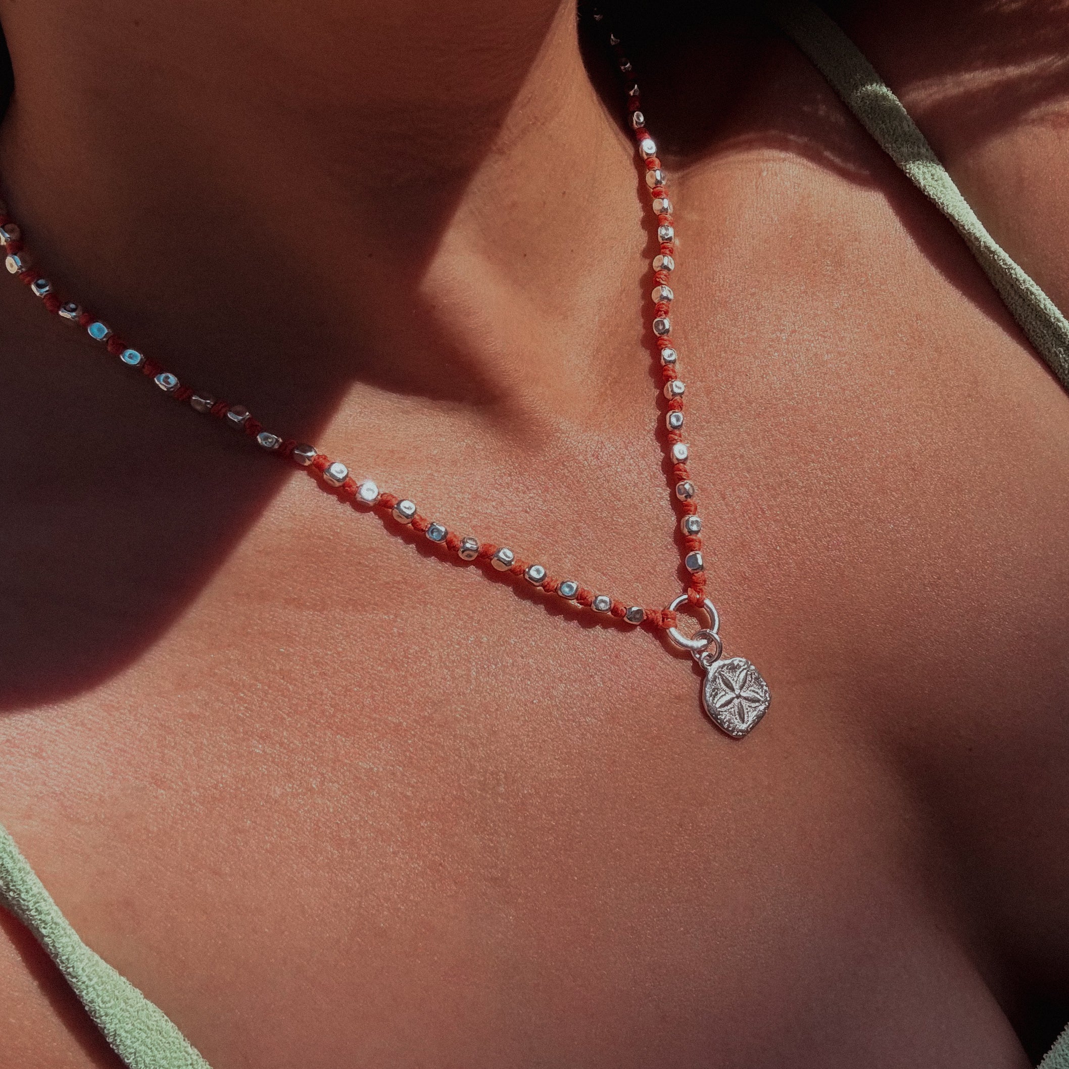 Lily necklace