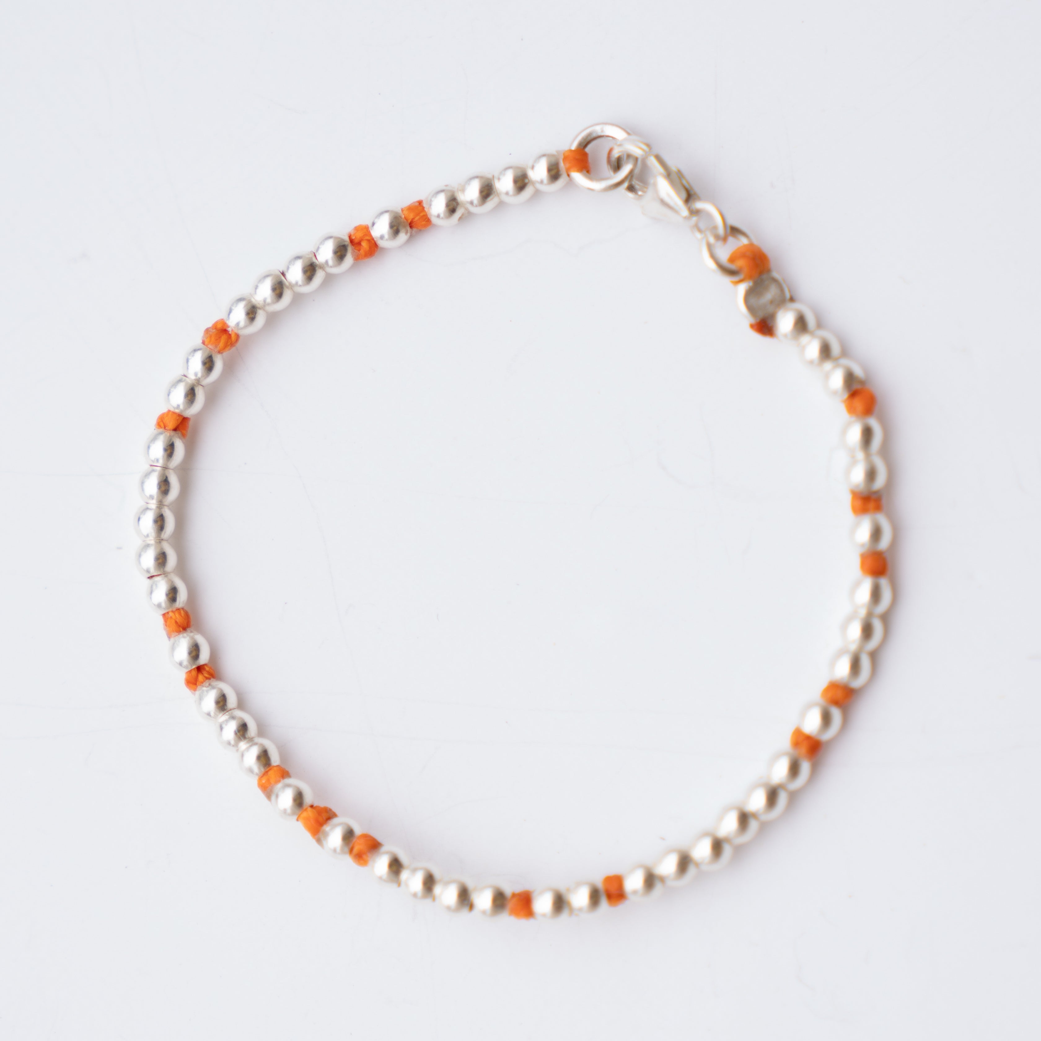 Orange Nof צמיד חרוזי כסף בשילוב חוט כתום image 0