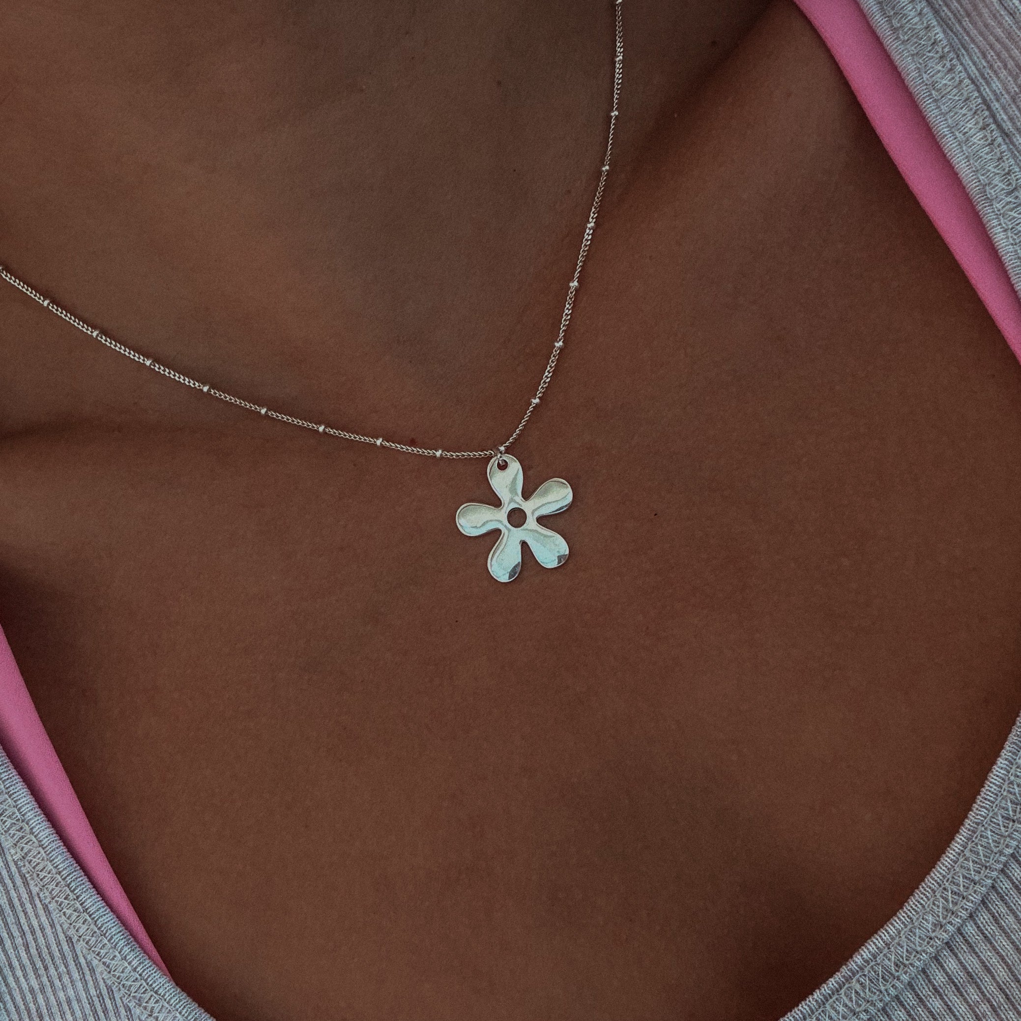 Under the sea flower -  שרשרת תליון פרח  image 2