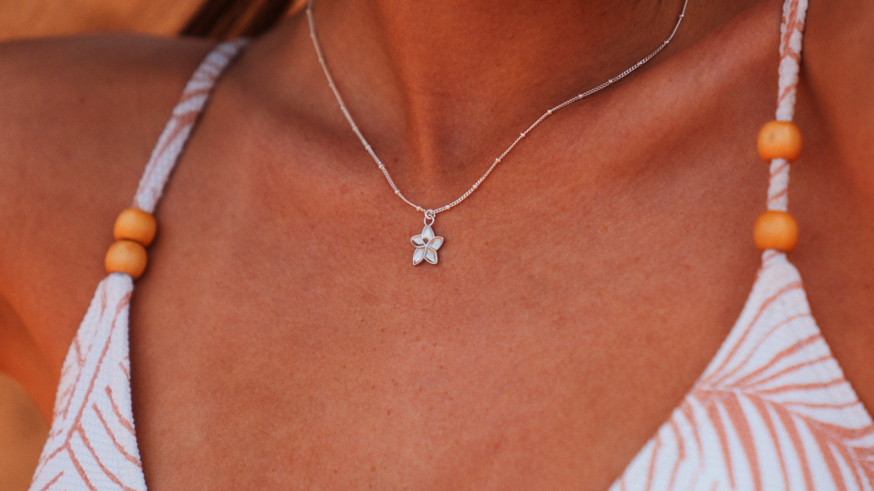 BABY PLUMERIA FLOWER שרשרת כסף בייבי פלומריה image 0