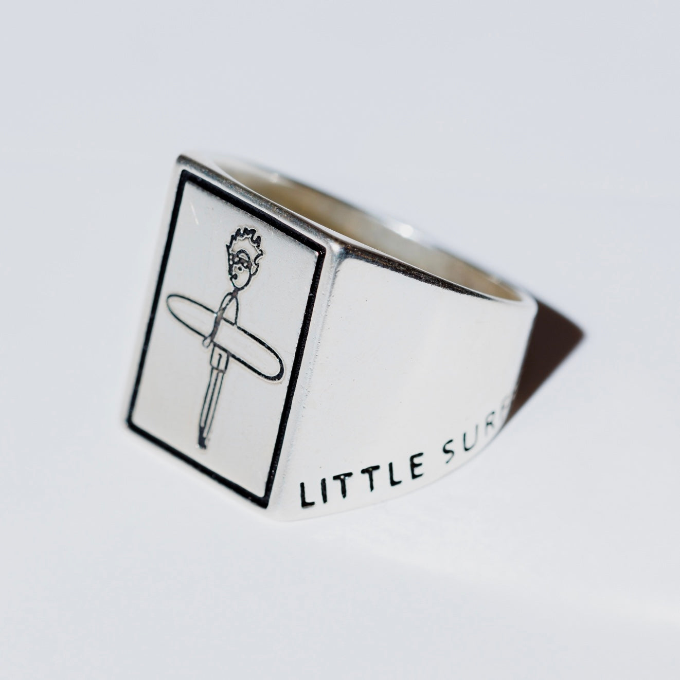 THE LITTLE SURFERS 🏄🏽- טבעת כסף  925 גולש קטן image 0
