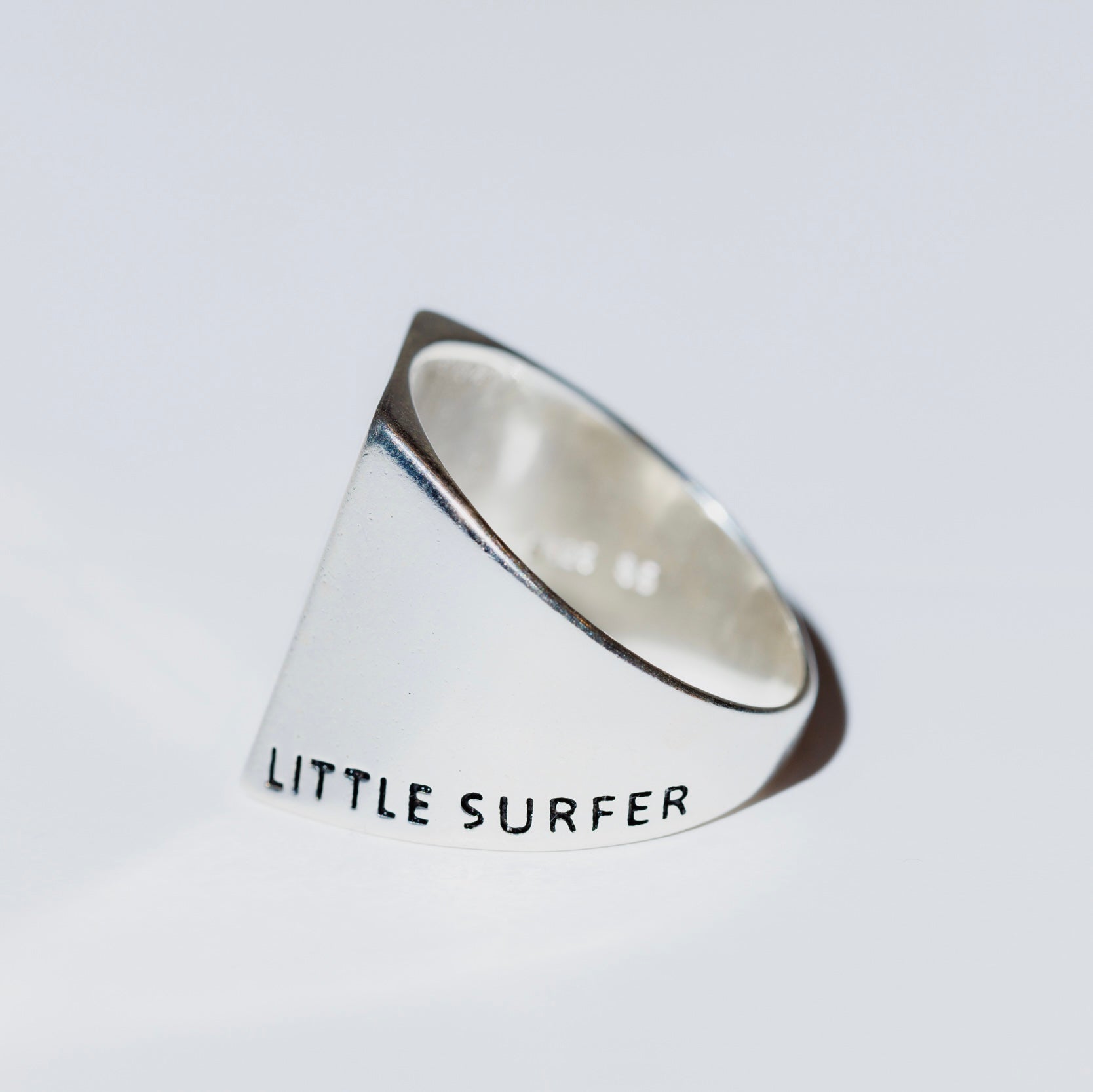 THE LITTLE SURFERS 🏄🏽- טבעת כסף  925 גולש קטן image 5