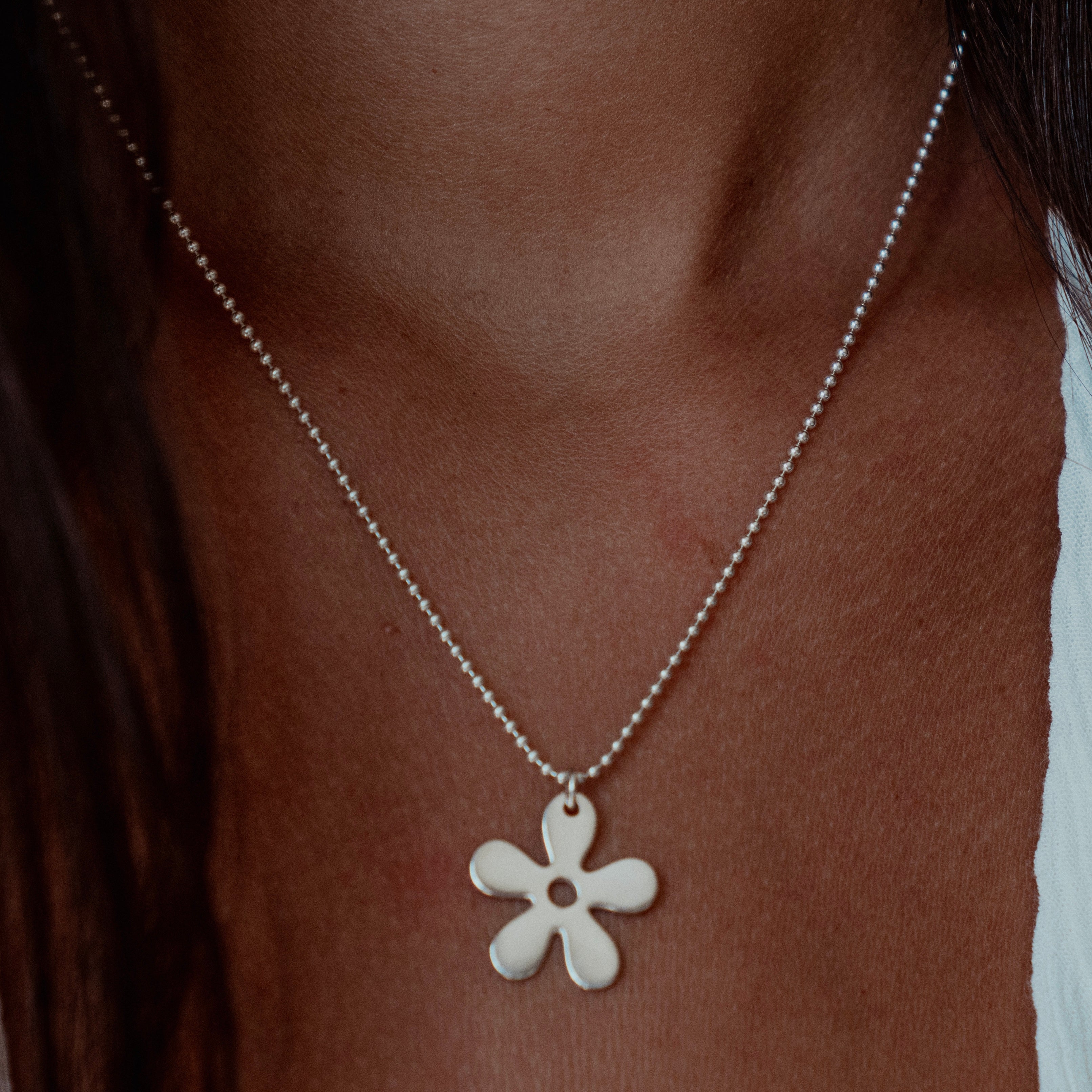 שרשרת דיסקית פרח- dots flower image 0
