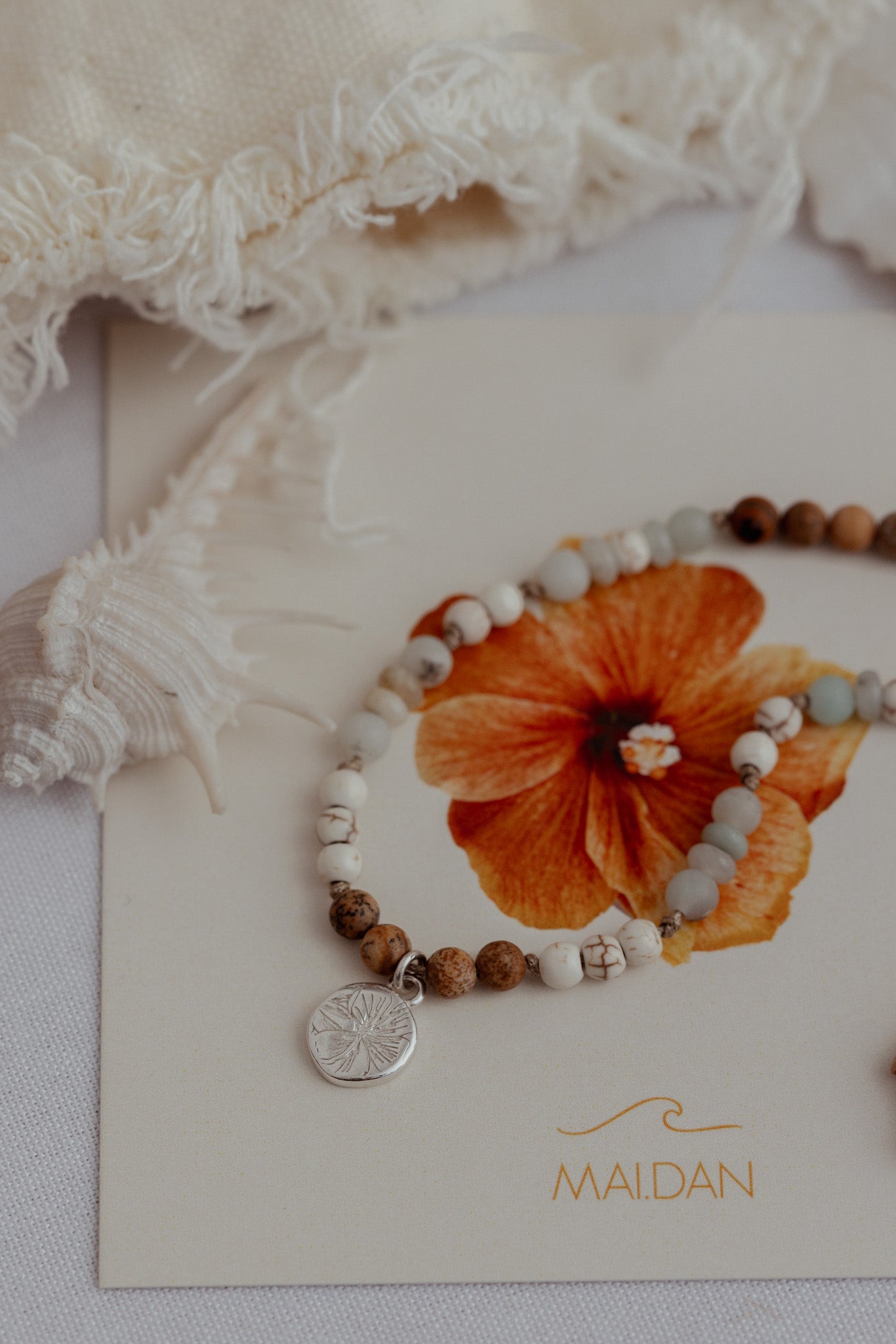 Coconut flower - שרשרת אבני חן תליון פרח פלומריה image 1